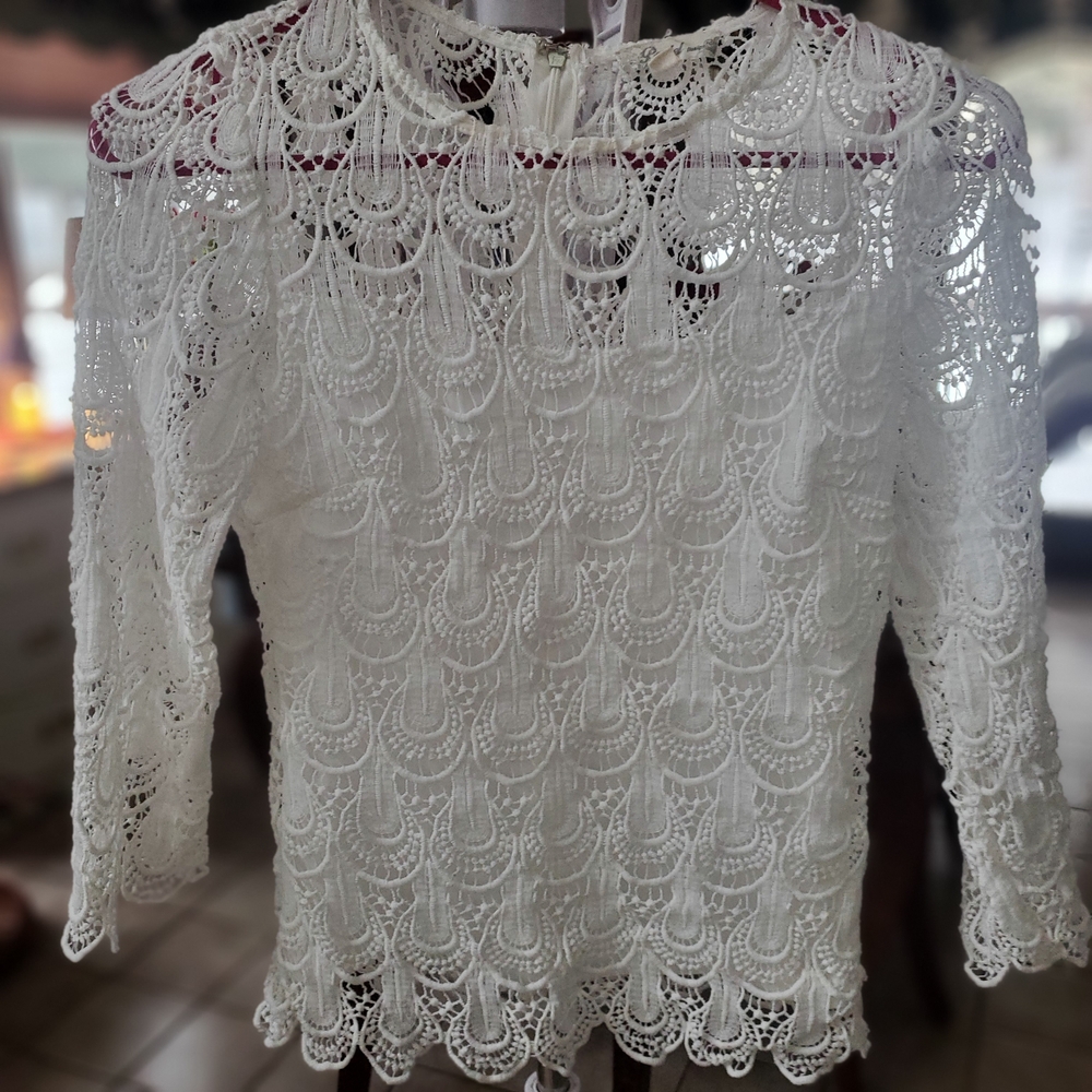 Chic White Lace Blouse